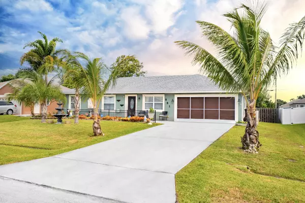 981 SW Bellevue AVE, Port Saint Lucie, FL 34953