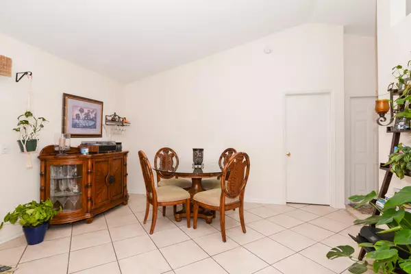 Fort Pierce, FL 34982,5708 Birch DR