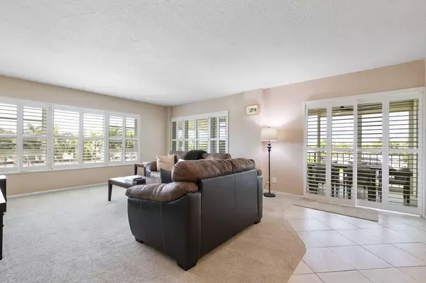 Delray Beach, FL 33483,50 East RD 4-F