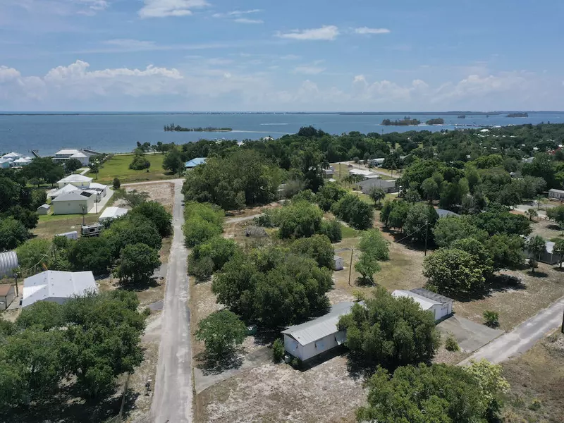 7401 132nd ST, Sebastian, FL 32958