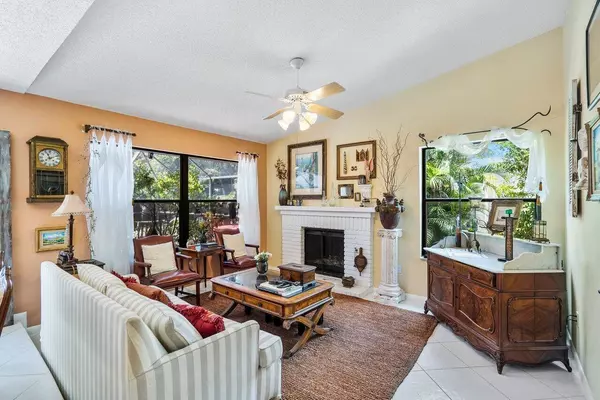 Boca Raton, FL 33487,4178 Birchwood DR