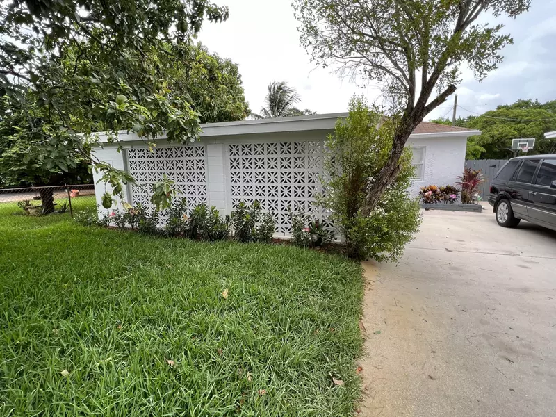 1219 N 17th Ave AVE, Lake Worth, FL 33460