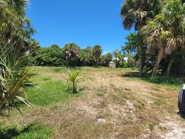 Vero Beach, FL 32963,2240 Saint Christopher LN