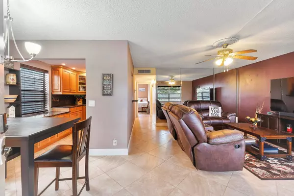 Delray Beach, FL 33484,741 Burgundy P 741