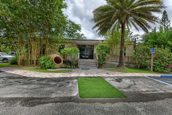 Delray Beach, FL 33446,9717 Happy Hollow RD