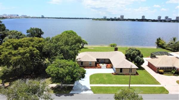1608 39th ST, West Palm Beach, FL 33407
