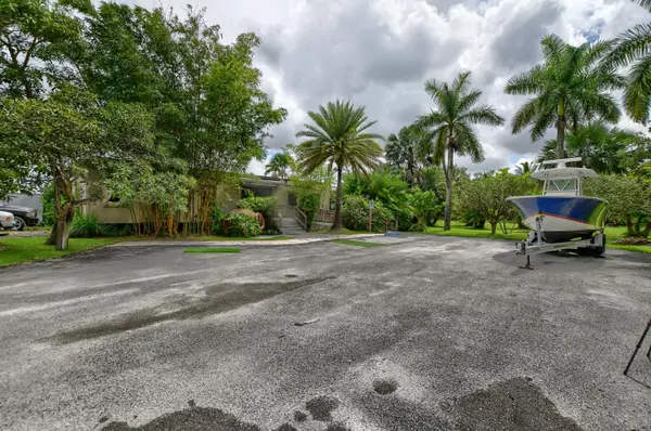 Delray Beach, FL 33446,9717 Happy Hollow RD