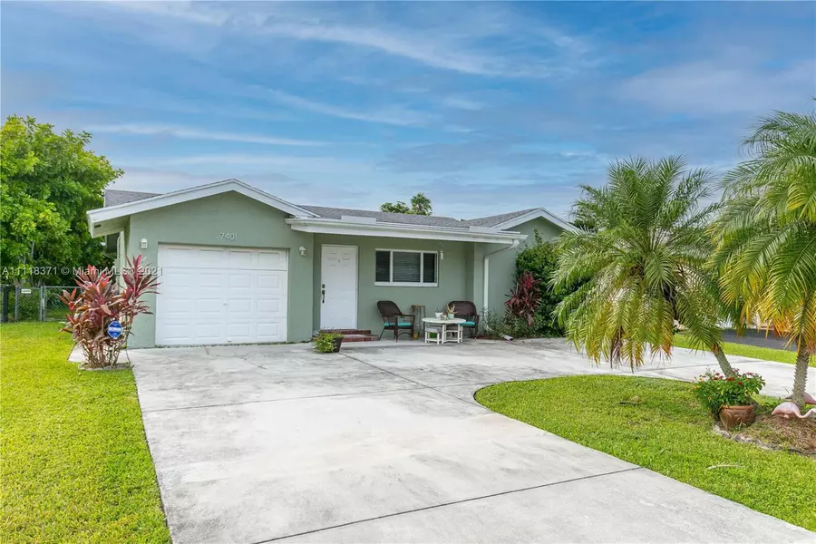 7401 NW 96th AVE, Tamarac, FL 33321