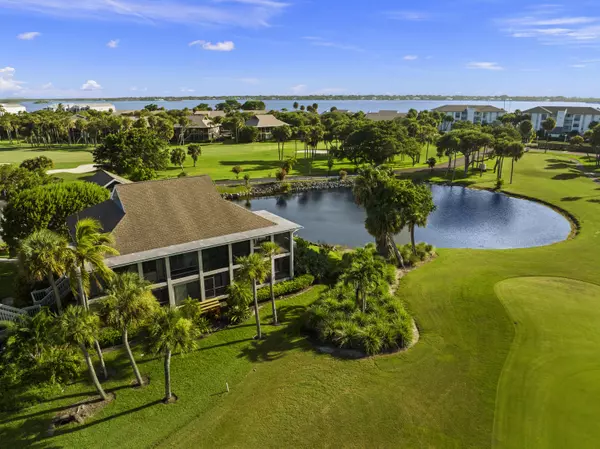 Stuart, FL 34996,334 NE Golfview CIR