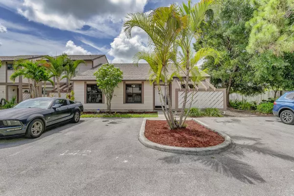 Jupiter, FL 33458,130 Sherwood CIR 14d