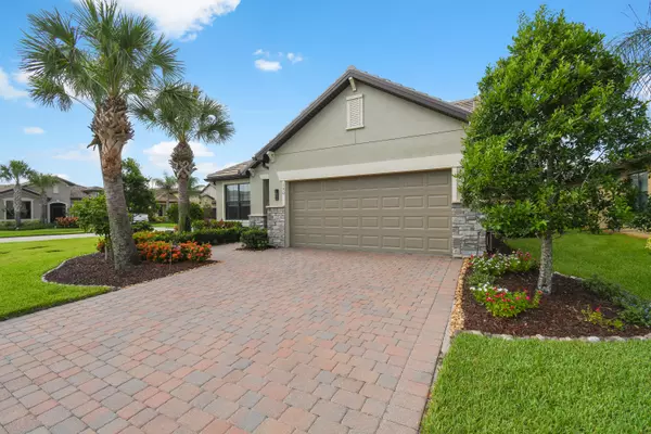 Port Saint Lucie, FL 34984,150 SE Courances DR
