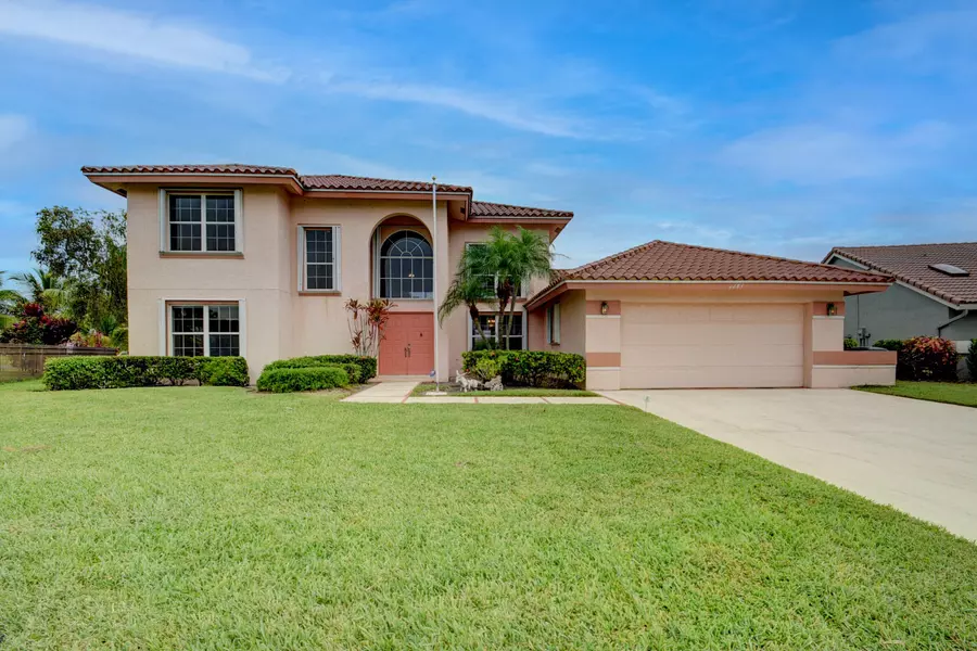 6683 Lake Loran WAY, Lake Worth, FL 33467