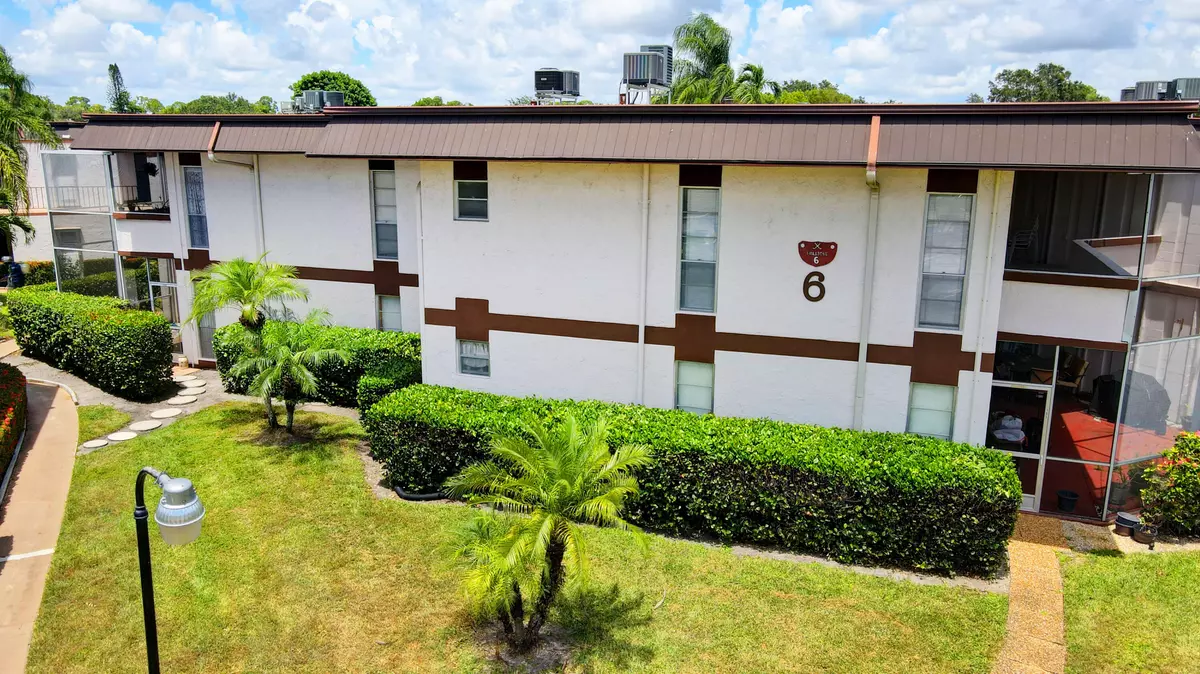 Royal Palm Beach, FL 33411,6 Greenway Village N 106