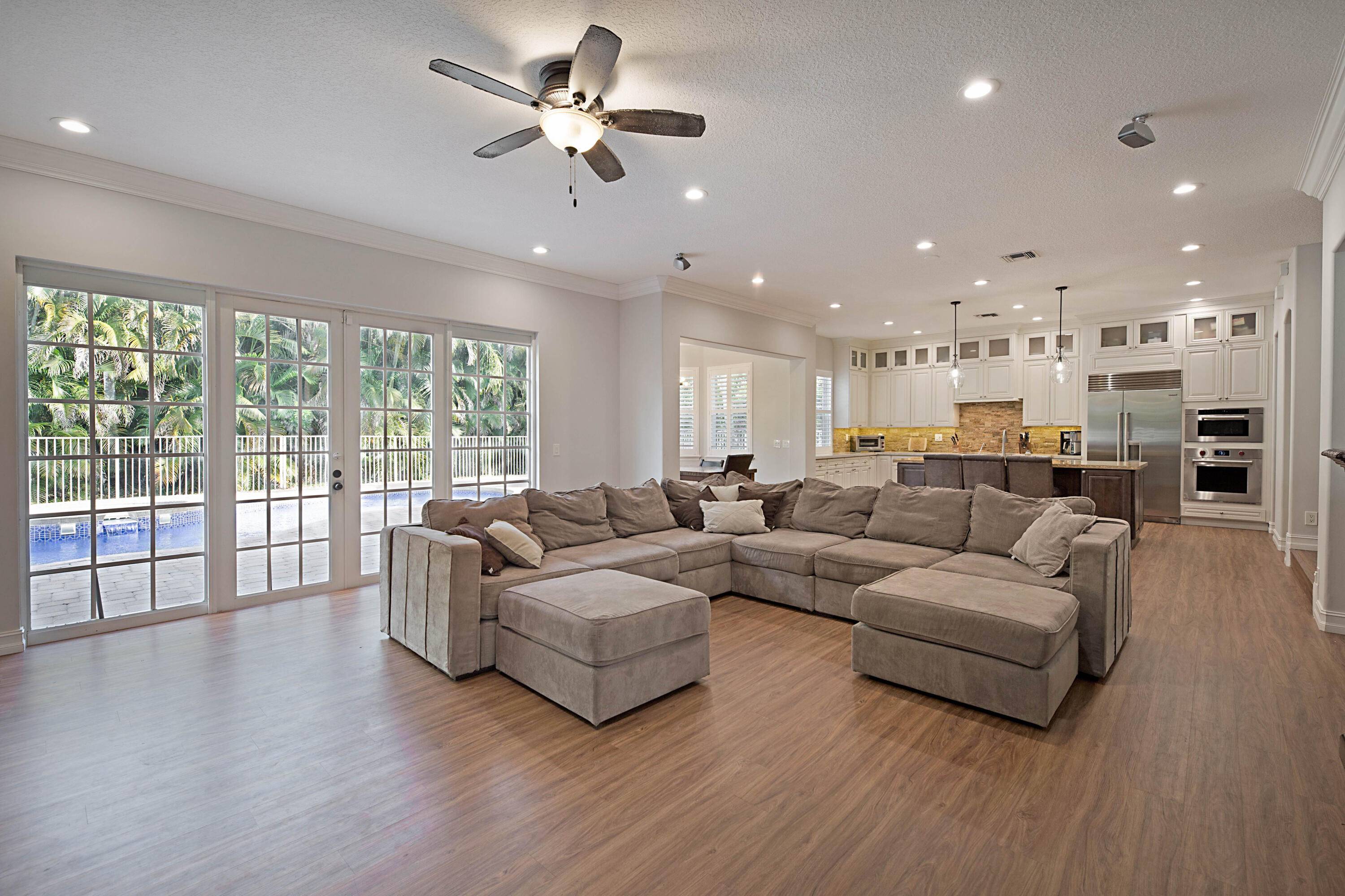 Lake Worth, FL 33467,6917 Finamore CIR