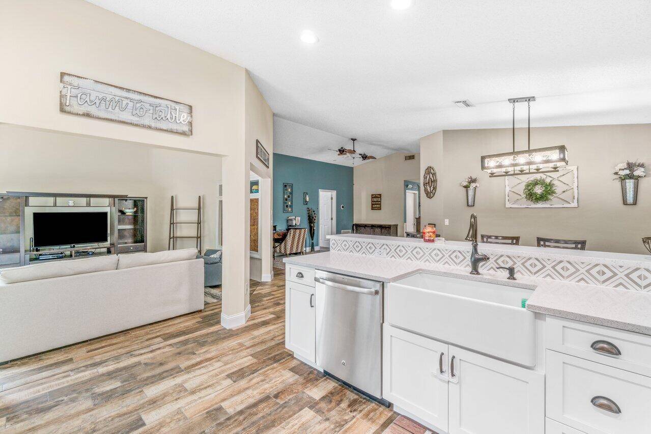 Deerfield Beach, FL 33442,85 NW 41st WAY