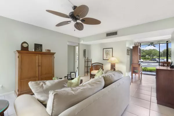 Delray Beach, FL 33484,5190 Las Verdes CIR 119