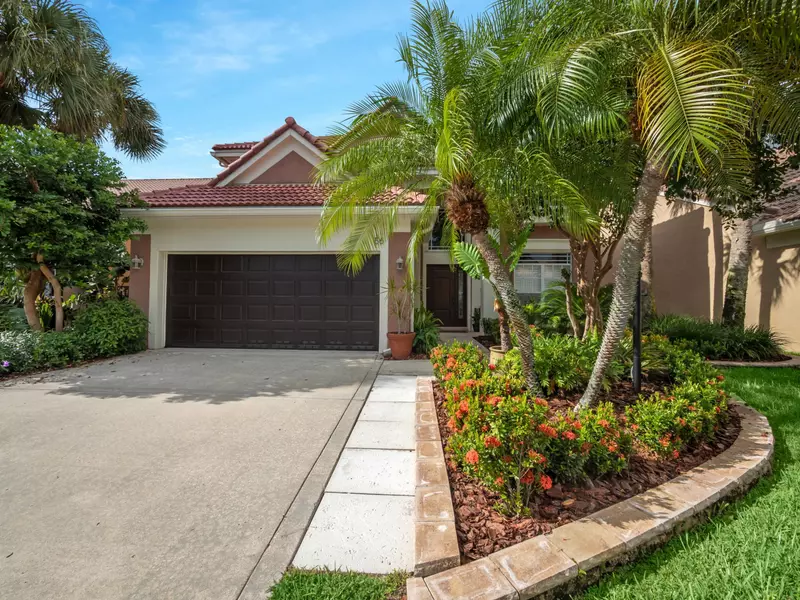 56 Princewood LN, Palm Beach Gardens, FL 33410