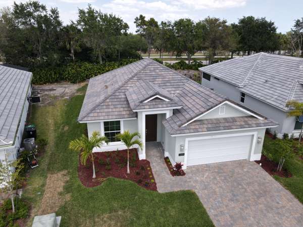 12639 SW Sunrise Lk TER, Port Saint Lucie, FL 34987