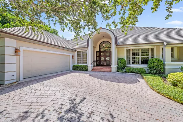 Tequesta, FL 33469,18065 SE Village CIR