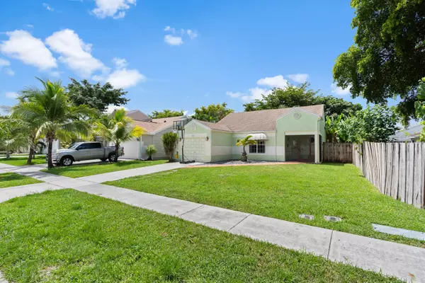 8351 Dynasty DR, Boca Raton, FL 33433