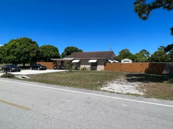 2218 N 42nd ST, Fort Pierce, FL 34946