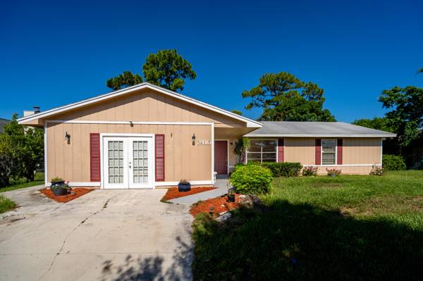 2410 SW Summit ST, Port Saint Lucie, FL 34984