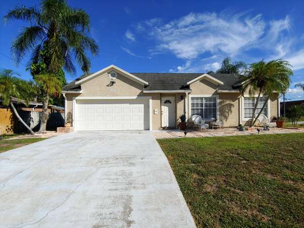 682 SW Badger TER, Port Saint Lucie, FL 34953