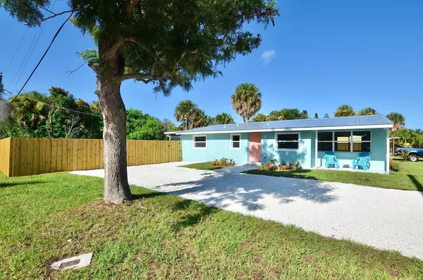 Jensen Beach, FL 34957,2407 NE Center CIR