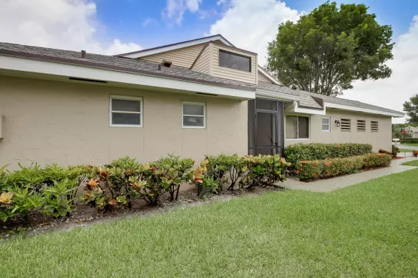 Lake Worth, FL 33467,6981 Fountains CIR