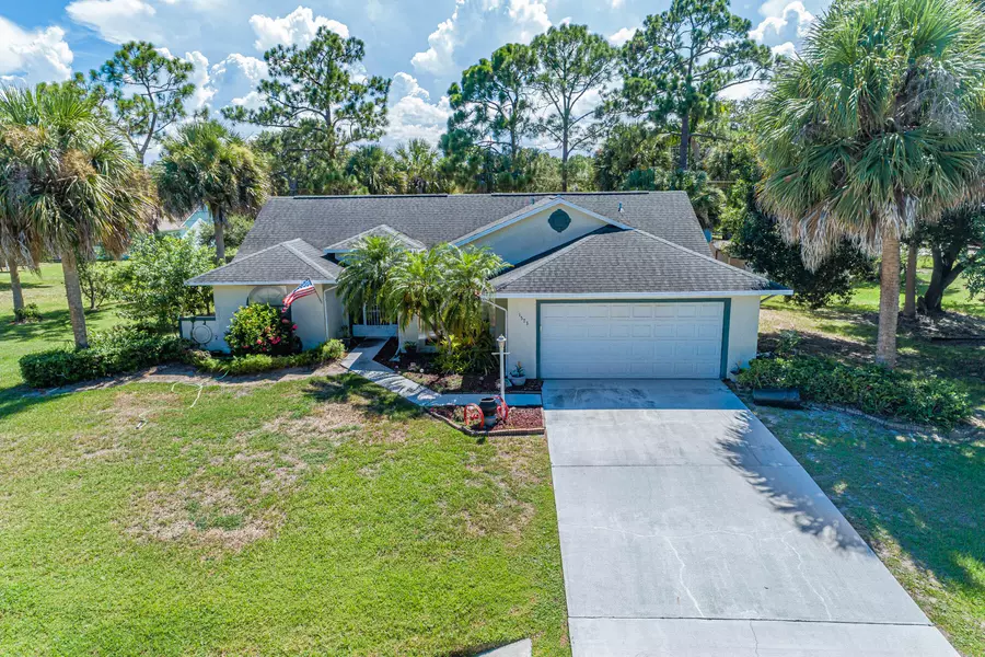 1573 Polynesian LN, Sebastian, FL 32958