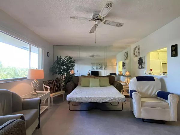 Palm Springs, FL 33461,200 E Village Green CIR 307