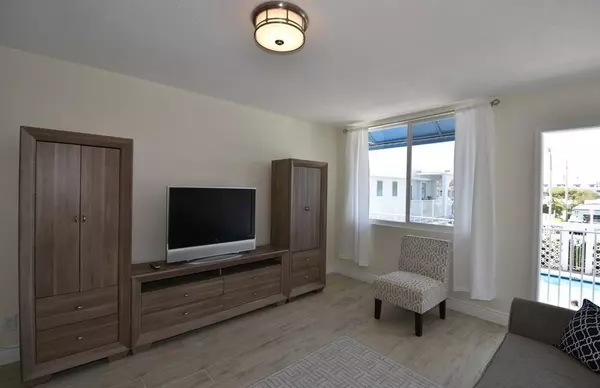 Lauderdale By The Sea, FL 33308,4228 N Ocean DR 10