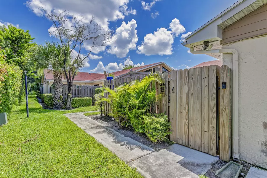 4383 Woodstock DR B, West Palm Beach, FL 33409