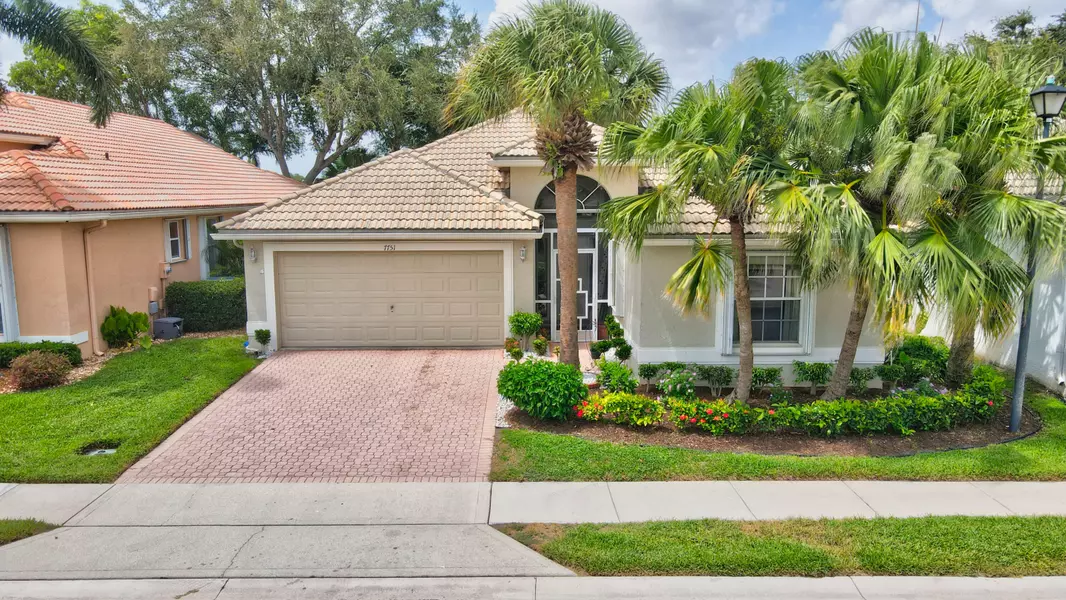 7751 Edinburough LN, Delray Beach, FL 33446