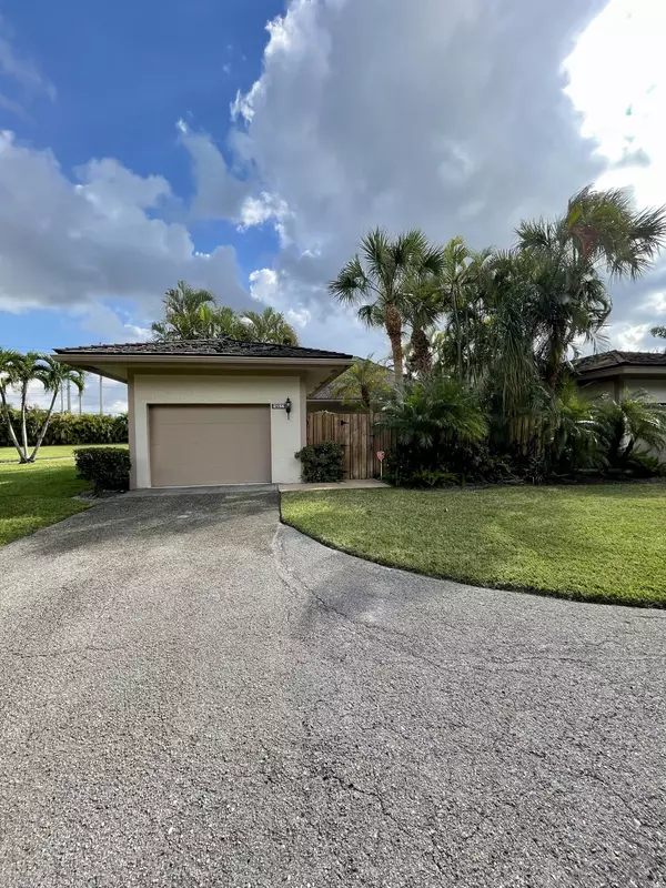 2156 Wightman DR, Wellington, FL 33414