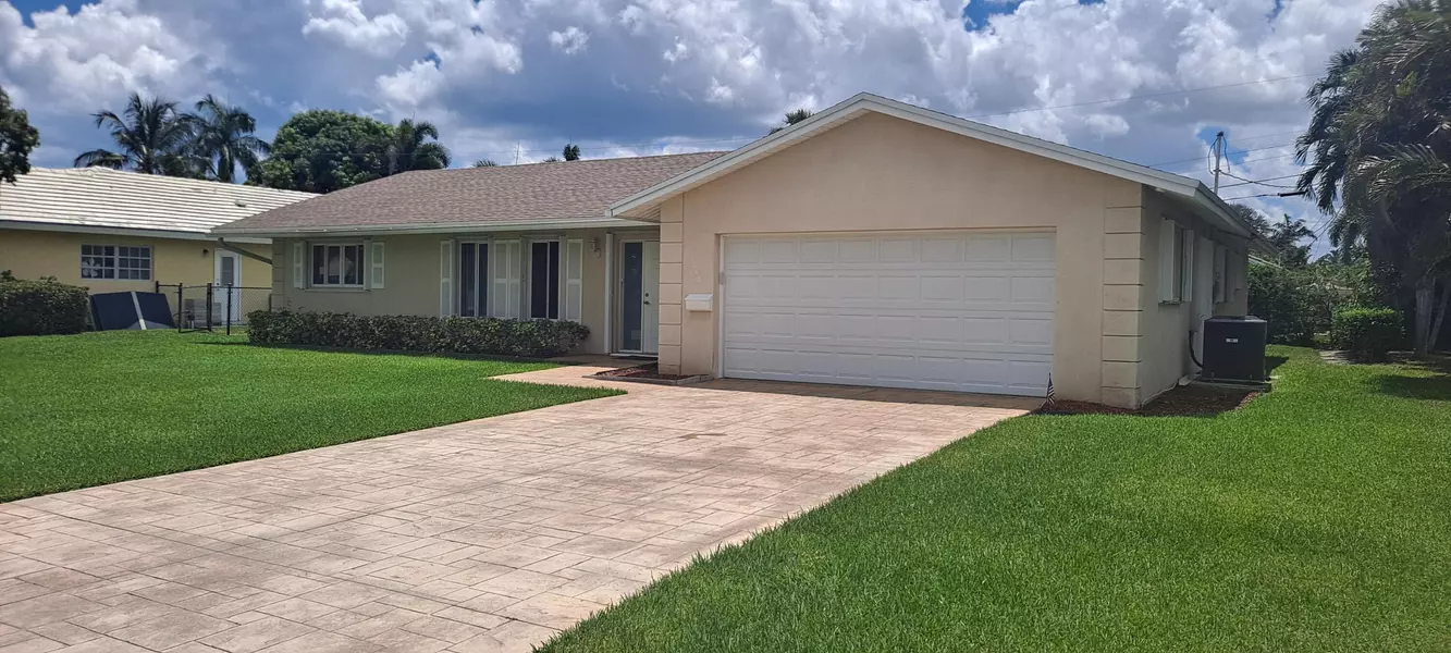 1050 NW 6th TER, Boca Raton, FL 33486