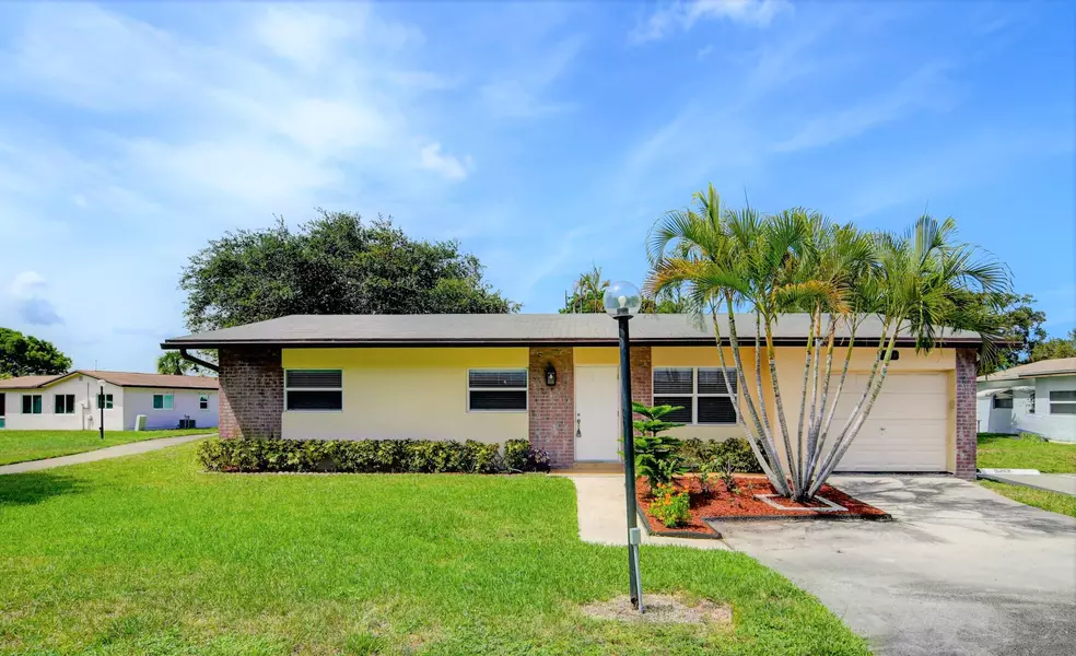 2619 SW Natura AVE, Deerfield Beach, FL 33441