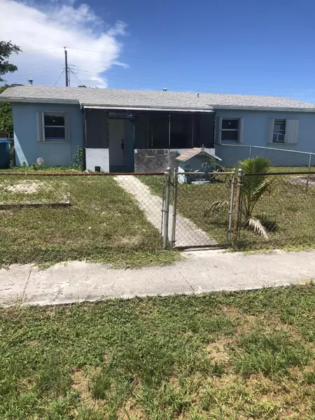 151 NE 17th AVE, Boynton Beach, FL 33435