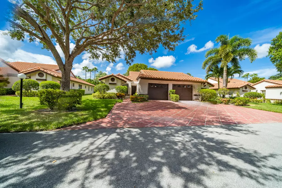 6402 Royal Manor CIR, Delray Beach, FL 33484