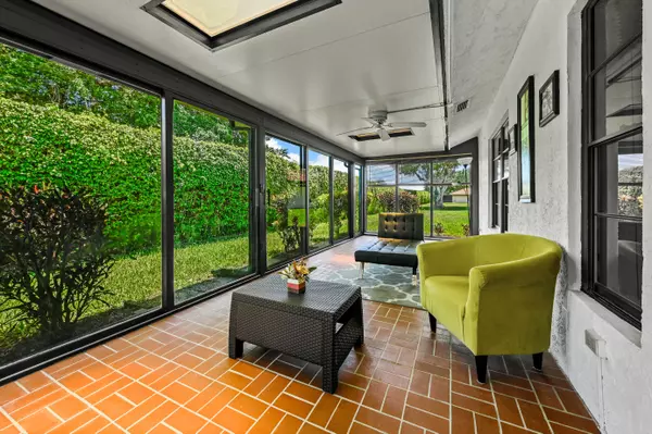 Boynton Beach, FL 33437,10702 Beach Palm CT B