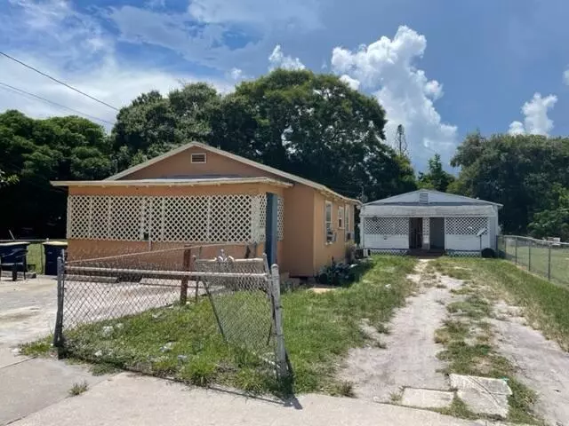 Fort Pierce, FL 34950,513 N 17th N ST