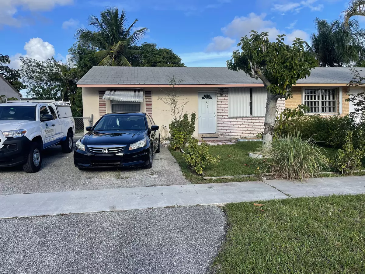 Greenacres, FL 33463,4672 Gladiator CIR