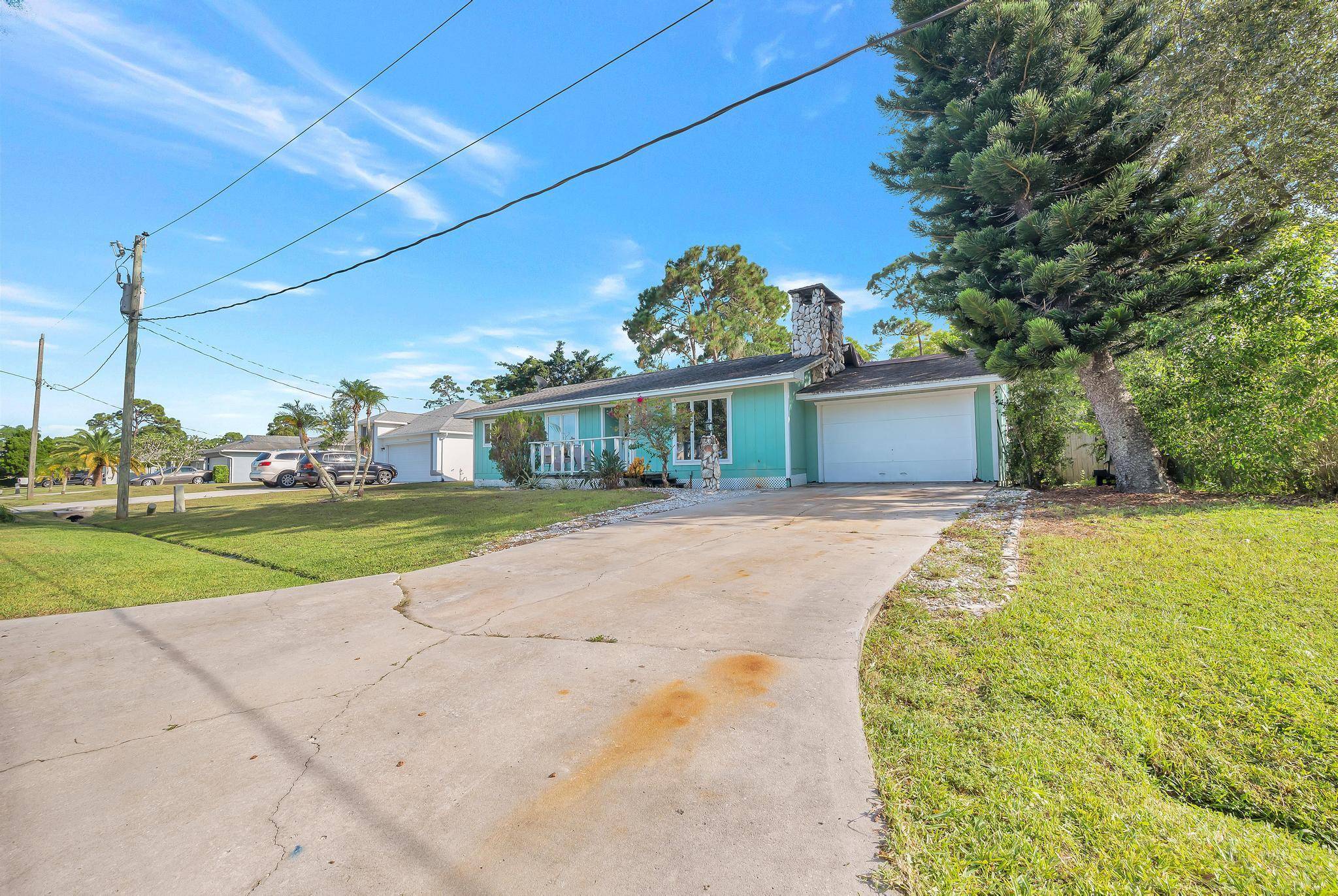 Port Saint Lucie, FL 34983,742 SE Sweetbay AVE