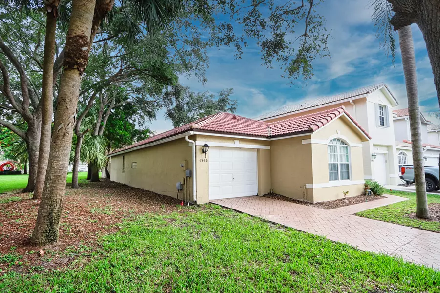 6866 Long Key ST, Lake Worth, FL 33467