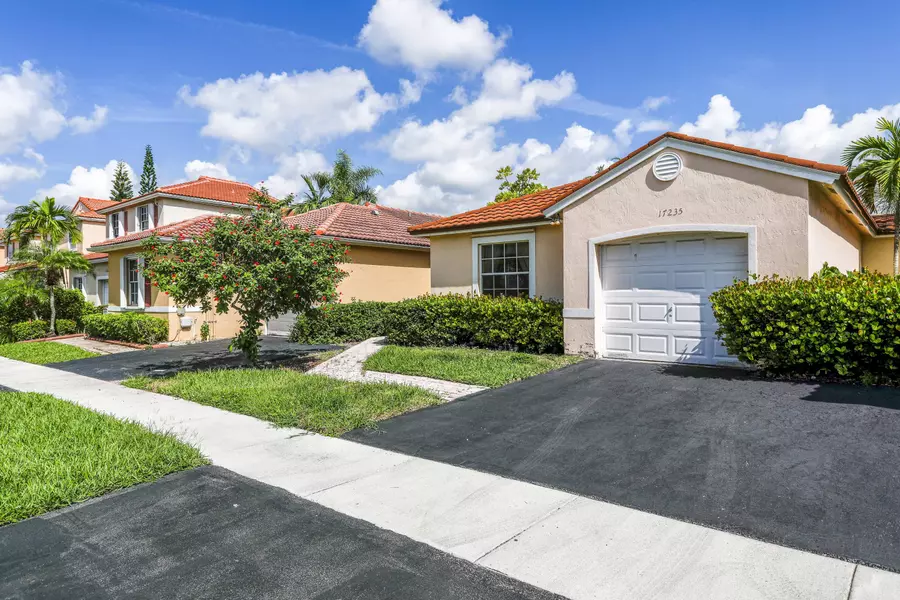 17235 NW 7th ST, Pembroke Pines, FL 33029