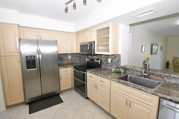 Delray Beach, FL 33446,7370 S Oriole BLVD 502