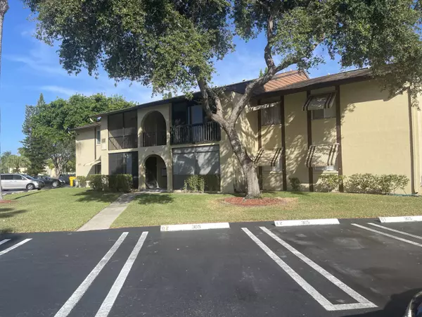 Greenacres, FL 33463,305 Pine Ridge CIR B-1