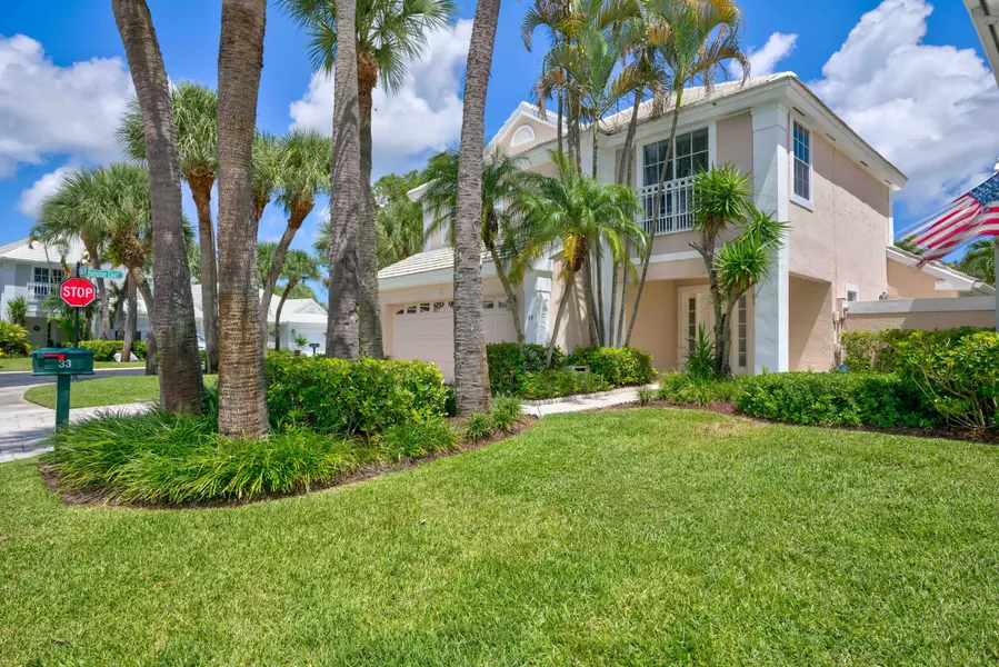 33 Selby LN, Palm Beach Gardens, FL 33418