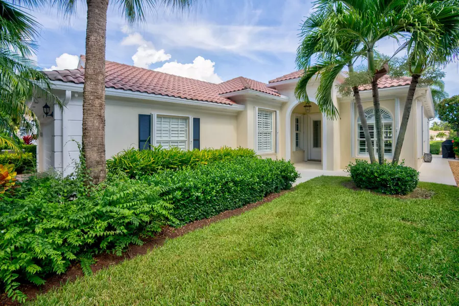 827 Niemen DR, Palm Beach Gardens, FL 33410