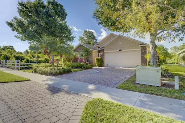 Vero Beach, FL 32962,1295 SW Lexington Sq